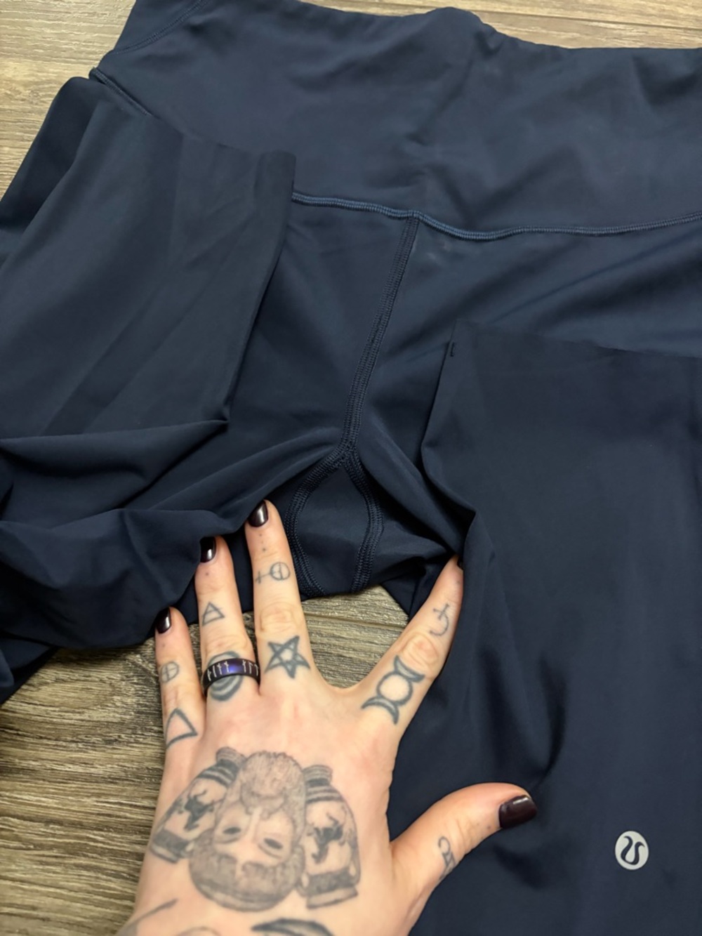 Lululemon Base Pace High-Rise Tight 25"
(True Navy) Size 10 - Picture 5 of 8